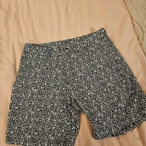 Lululemon Floral‎ Black and White Mens Shorts